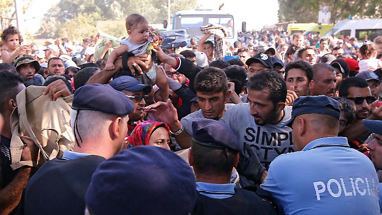 Tausende haben in den vergangenen Stunden Kroatien über Serbien erreicht.