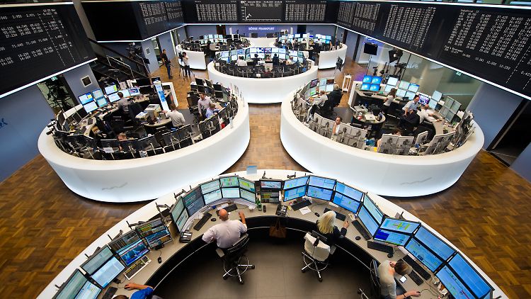 Die Woche des 1 des großen VW-Skandals endet versöhnlich: Der Dax gewinnt fast drei Prozent (Archivbild).
