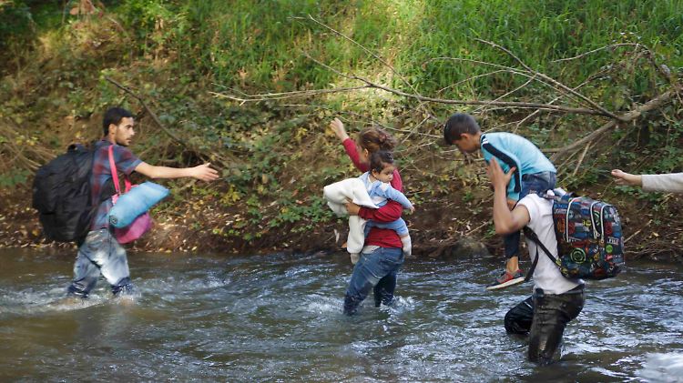 Sie nehmen alle Strapazen auf sich, um ihrer Heimat oder anderen Flüchtlingslagern den Rücken zu kehren.