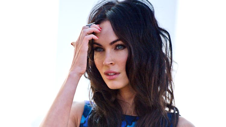 Megan Fox soll kurzzeitig die Lücke füllen, die Zooey Deschanel hinterlässt.