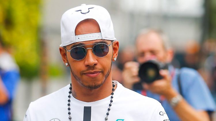 Nur ein Sieg trennt Lewis Hamilton noch von der legendären Leistung seines Idols Ayrton Senna.