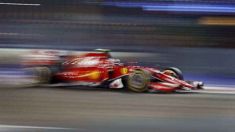 Sebastian Vettel startet erstmals nach seinem Wechsel zu Ferrari von der Pole Position.
