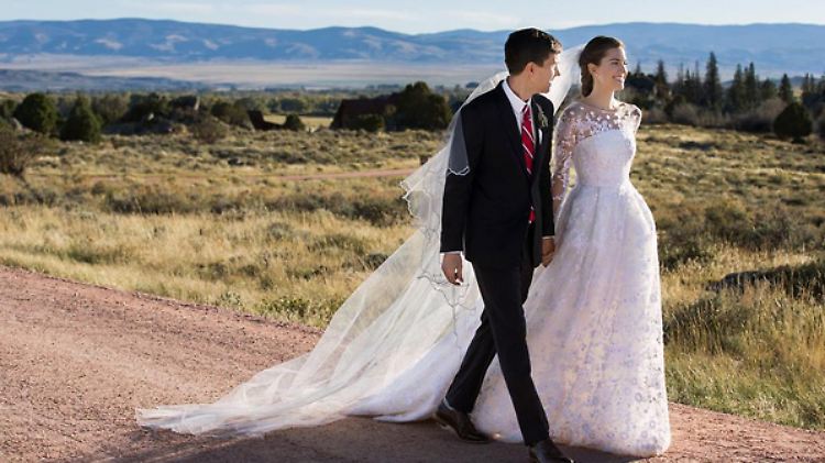 Die Hochzeit von Allison Williams (r.) und Ricky Van Veen (l.) fand im US-Bundesstaat Wyoming statt.