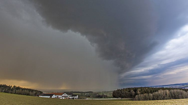 Über dem Isental in Bayern stehen die Zeichen auf Sturm. Die Naturkatastrophe, die uns am meisten gefährdet, ist aber eine andere.