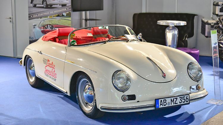 Sieht aus wie vor 60 Jahren, wird aber modern angetrieben: der Porsche Speedster.