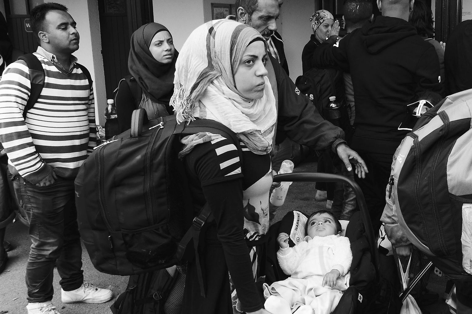 Tausende Flüchtlinge versuchen derzeit, über die Balkan-Route in Richtung Deutschland zu gelangen. Trotz der erheblichen Strapazen geben sie die Hoffnung nicht auf. n-tv Reporter Dirk Emmerich hat einige von ihnen auf ihrer Reise fotografiert.