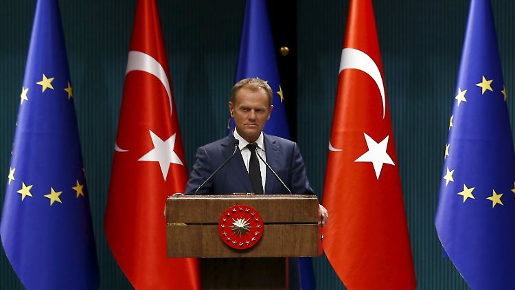Tusk warnt vor Flüchtlingsandrang im Frühjahr