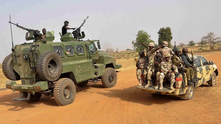 Die nigerianische Armee patrouilliert hier in Chibok, im Bundesstaat Borno.