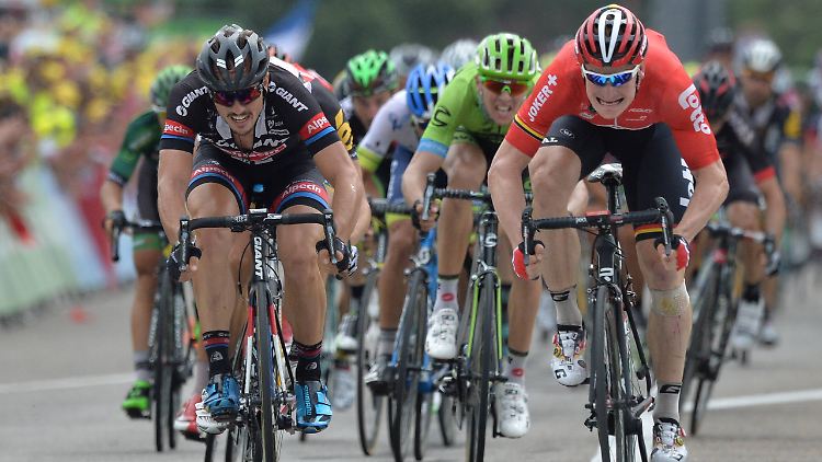 John Degenkolb (l.) und Andé Greipel (r.) im Sprintduell bei der diesjährigen Tour de France.