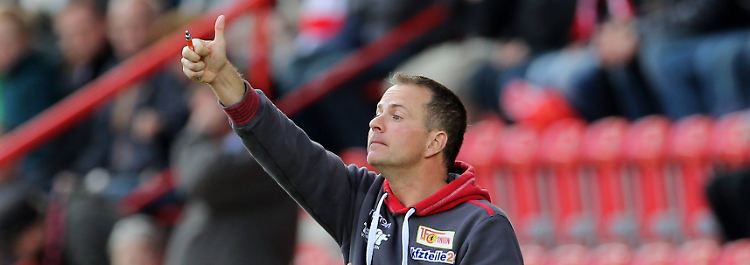 Von September 2015 bis März 2016 war Sascha Lewandowski Trainer von Union Berlin. Nachdem ein Burnout-Syndrom bei ihm diagnostiziert wurde, trat er zurück.