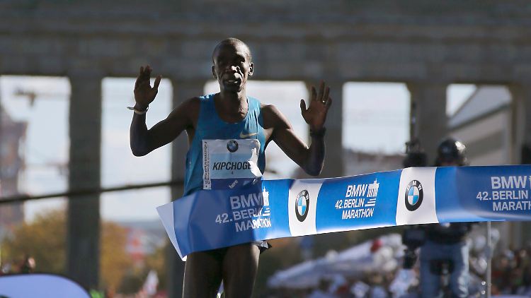 Eliud Kipchoge war der schnellste Mann in Berlin. Nächstes Jahr kommt er wieder.