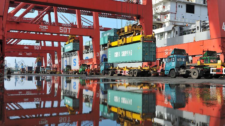 Im Hafen von Rizhao in der ostchinesischen Provinz Shandong: Muss sich die Weltwirtschaft neu sortieren? 