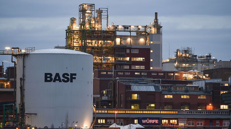 Auf Jahressicht hat die BASF-Aktie fast ein Drittel an Wert eingebüßt.