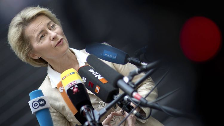 Von der Leyen weist die Plagiatsvorwürfe zurück.