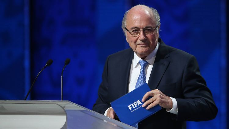 "Präsident Blatter sprach heute zur Fifa-Belegschaft und informierte sie, dass er mit den Behörden kooperiere."