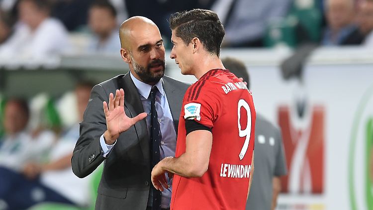 "Natürlich bin ich sehr zufrieden mit Robert." Das sagt Josep Guardiola über Lewandowski.