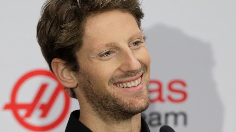 Romain Grosjean wird auf einer Pressekonferenz in Kannapolis offiziell vorgestellt.