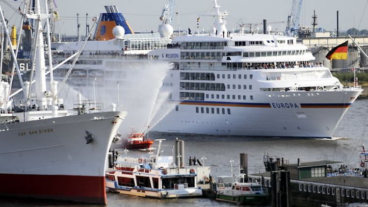 Die Deutschen wollen immer mehr Schiffsreisen machen.