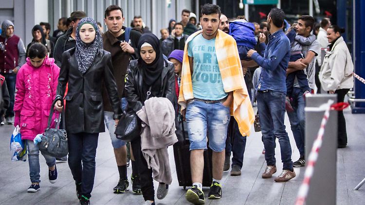 Flüchtlinge am Flughafen in Düsseldorf