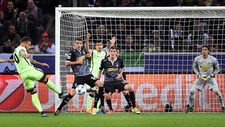 Nicolas Otamendi traf für Manchester City zum 1:1 in Gladbach.