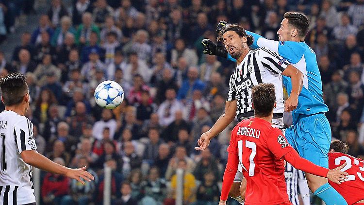 Sami Khedira war nach langer Verletzungspause bei seinem ersten Pflichtspieleinsatz für Juventus Turin sofort mittendrin - und am Ende siegreich.