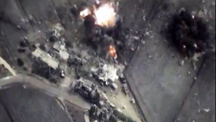 Russland veröffentlichte auch Videomaterial, um zu belegen, dass sich die Angriffe gegen IS-Terroristen richteten. 