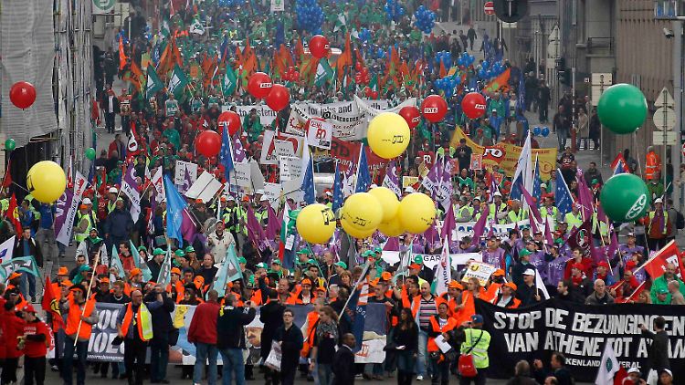 In Brüssel hatten die Veranstalter mit 100.000 Teilnehmern gerechnet - immerhin 50.000 kamen.