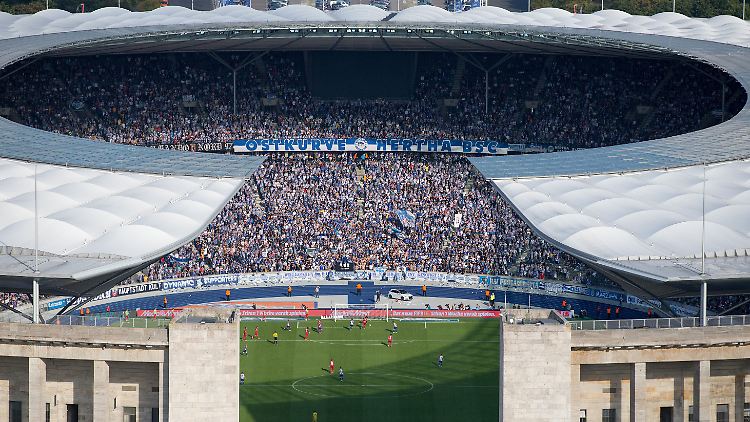 Im Berliner Olympiastadion findet am Samstag das Fußball-Länderspiel Deutschland gegen England statt.