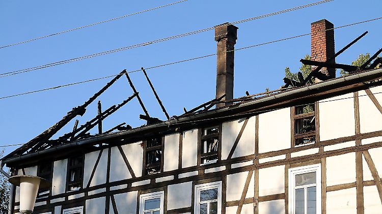 Erst am Samstag brannte eine geplante Flüchtlingsunterkunft in Bischhagen in Thüringen.