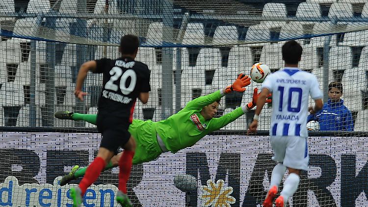 Bis zur 89. Minute hatte kein Team in Karlsruhe getroffen. Dann legten erst Freiburg und schließlich auch der KSC doch noch los.