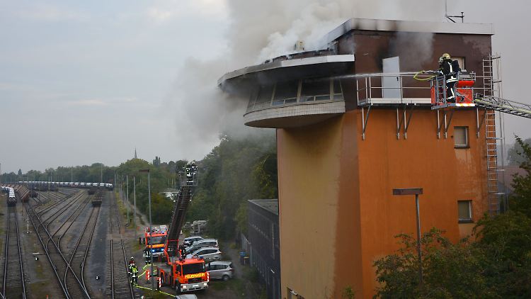 Das Feuer brach am frühen Morgen aus und ist inzwischen gelöscht.