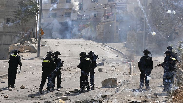 In Ost-Jerusalem gab es Zusammenstöße zwischen palästinensischen Demonstranten und der Polizei. 