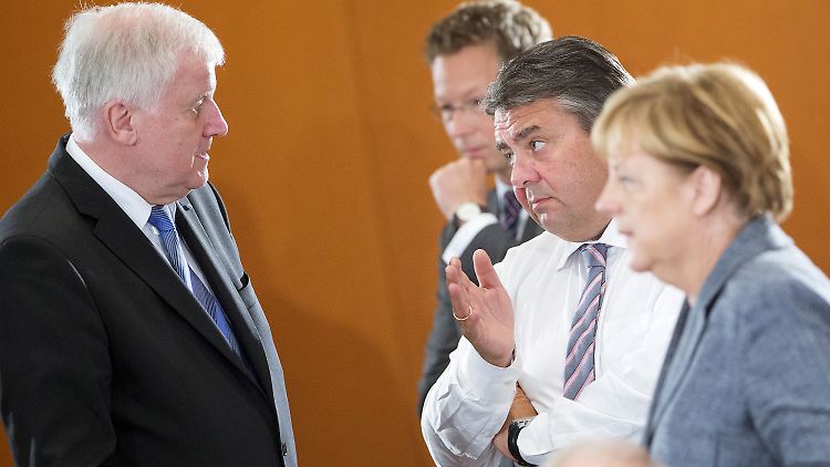 Die Spitzen der Großen Koalition: Kanzlerin Merkel mit Vizekanzler Gabriel und CSU-Chef Seehofer.