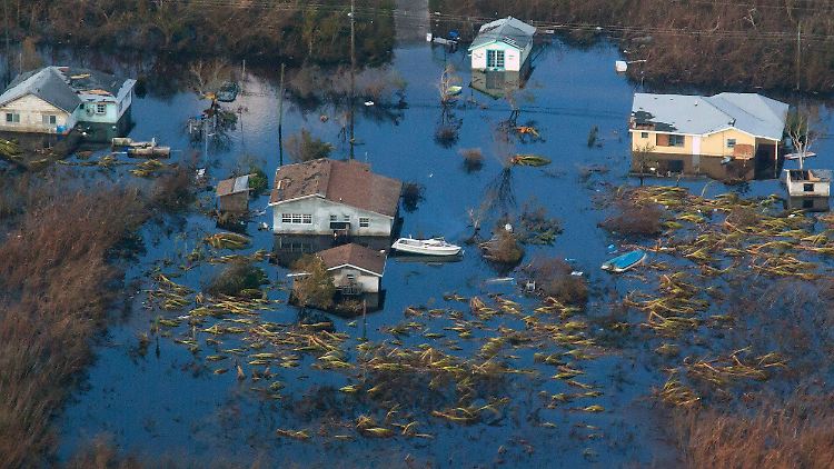 Die Regenfälle des Hurrikans "Joaquin" überschwemmen weite Teile der südöstlichen USA, wie hier auf den Bahamas.