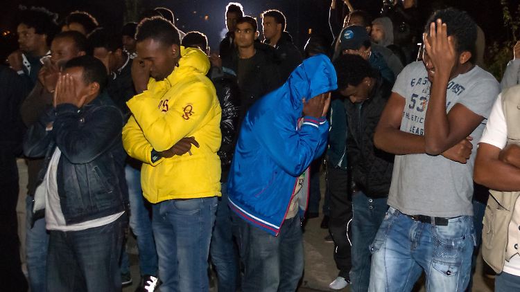 Der Tote soll aus Eritrea stammen und 29 Jahre alt sein.