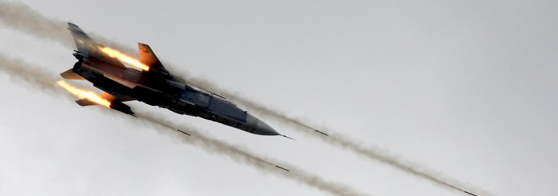 SU-24-Jet bei einer Übung.
