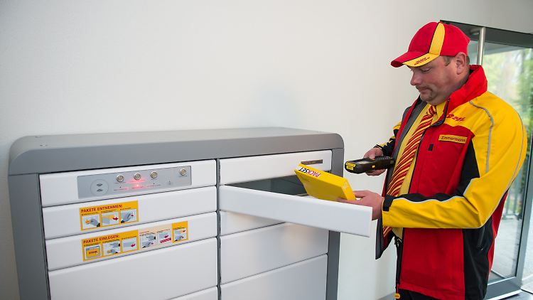 DHL-Paketkasten für Mehrfamilienhäuser in einer Berliner Wohnanlage.