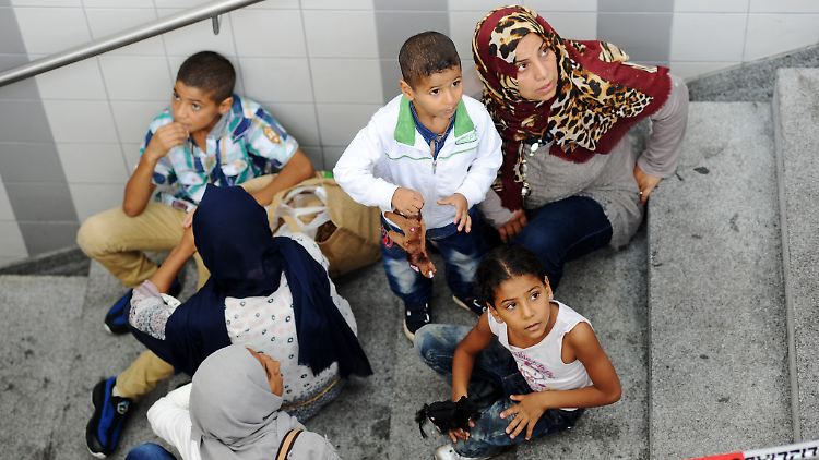 Flüchtlinge in Rosenheim: Ihre Integration wird teuer, kann sich aber langfristig lohnen.