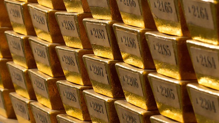 Gestapelte Goldbarren im Keller der Bundesbank: Die insgesamt 3384 Tonnen Edelmetall sollen Deutschland als Anker und Schutzschirm dienen.