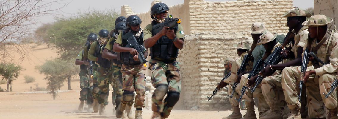 Nigerianische und tschadische Soldaten bei einer Übung gegen Boko Haram.