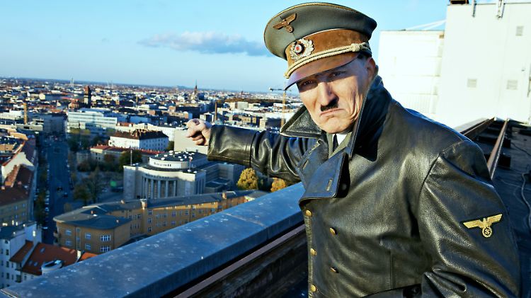 Beinahe, als wäre er nie weg gewesen: Oliver Masucci als Adolf Hitler.