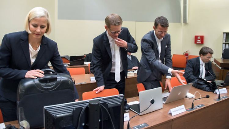 Die Anwälte Anja Sturm, Wolfgang Heer, Wolfgang Stahl und Mathias Grasel. Ihre Konflikte tragen sie erstmals öffentlich aus.