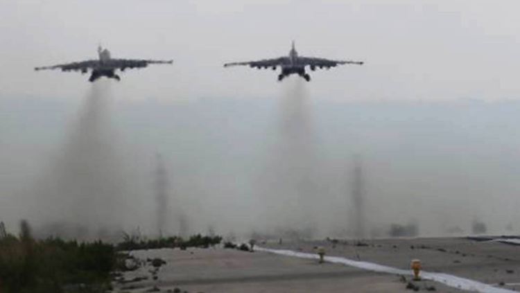 Russische Jets starten von einer syrischen Militärbasis zu neuen Angriffen.