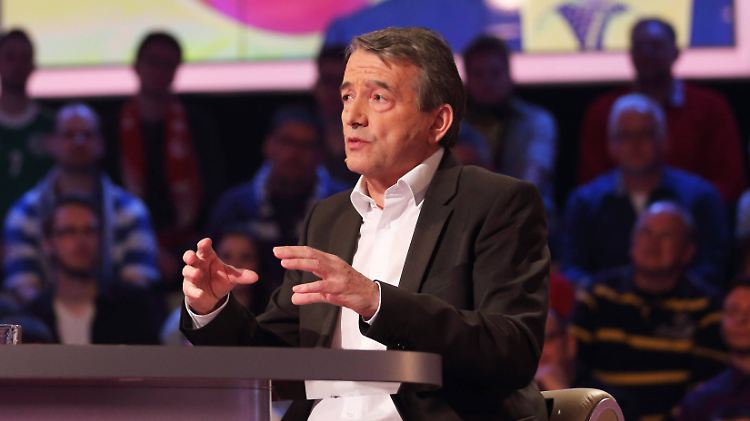 "Was würde es bringen, wenn ich meinen Hut jetzt in den Ring werfe? So laufen die Dinge international nicht": Wolfgang Niersbach.