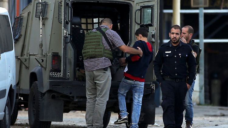 Bei vier Angriffen wurden Menschen in Tel Aviv und Jerusalem durch Stichwaffen verletzt.