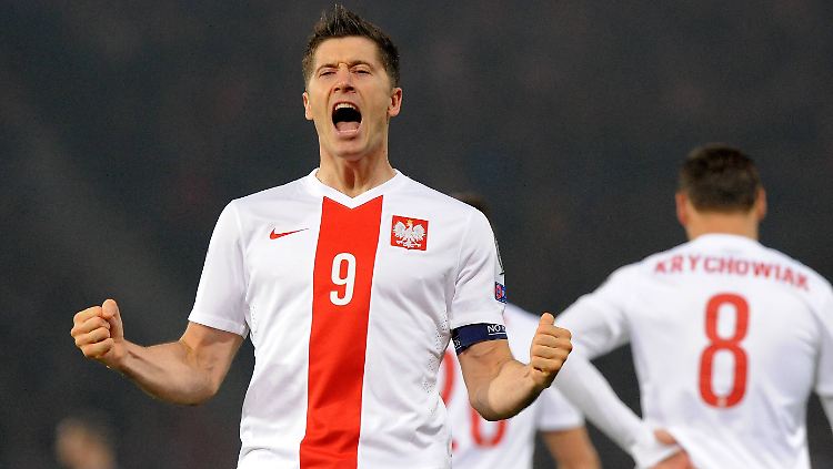 Bayern-Torjäger Lewandowski schießt Polen gegen Schottland zur EM.