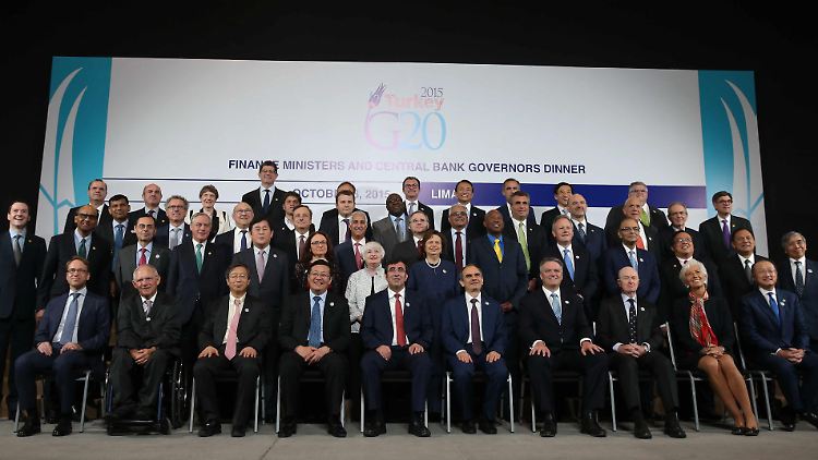 Auf der Basis von Empfehlungen der OECD wird ein 15-Punkte-Plan gegen Steuertricks entwickelt.