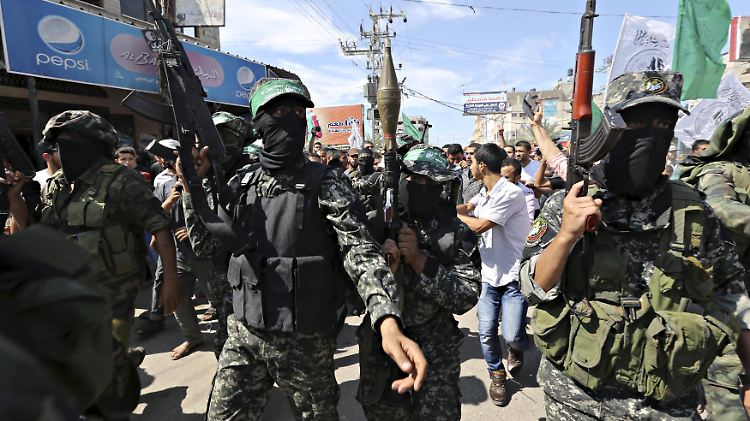 Der Angriff zielte auf ein Gebäude der radikalislamischen Hamas. Im Bild: Hamas-Anhänger beim Trauermarsch für den Palästinenser Jihad Al-Obeed, der von israelischen Soldaten erschossen wurde.