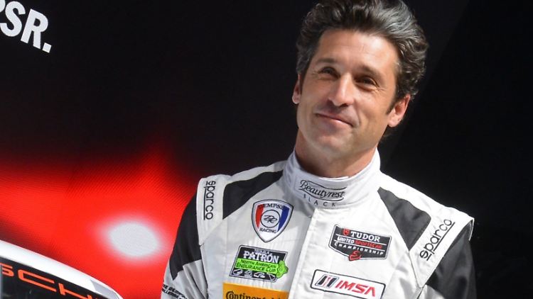 Patrick Dempsey gewinnt im Porsche 911 sein erstes professionelles Autorennen im japanischen Fuji. 