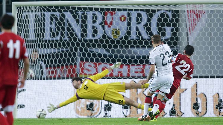 Max Kruse kam, sah und traf zum 2:1-Siegtreffer gegen Georgien. Schön anzusehen war das Spiel der DFB-Elf gegen den Weltranglisten-110. aber wieder nicht.